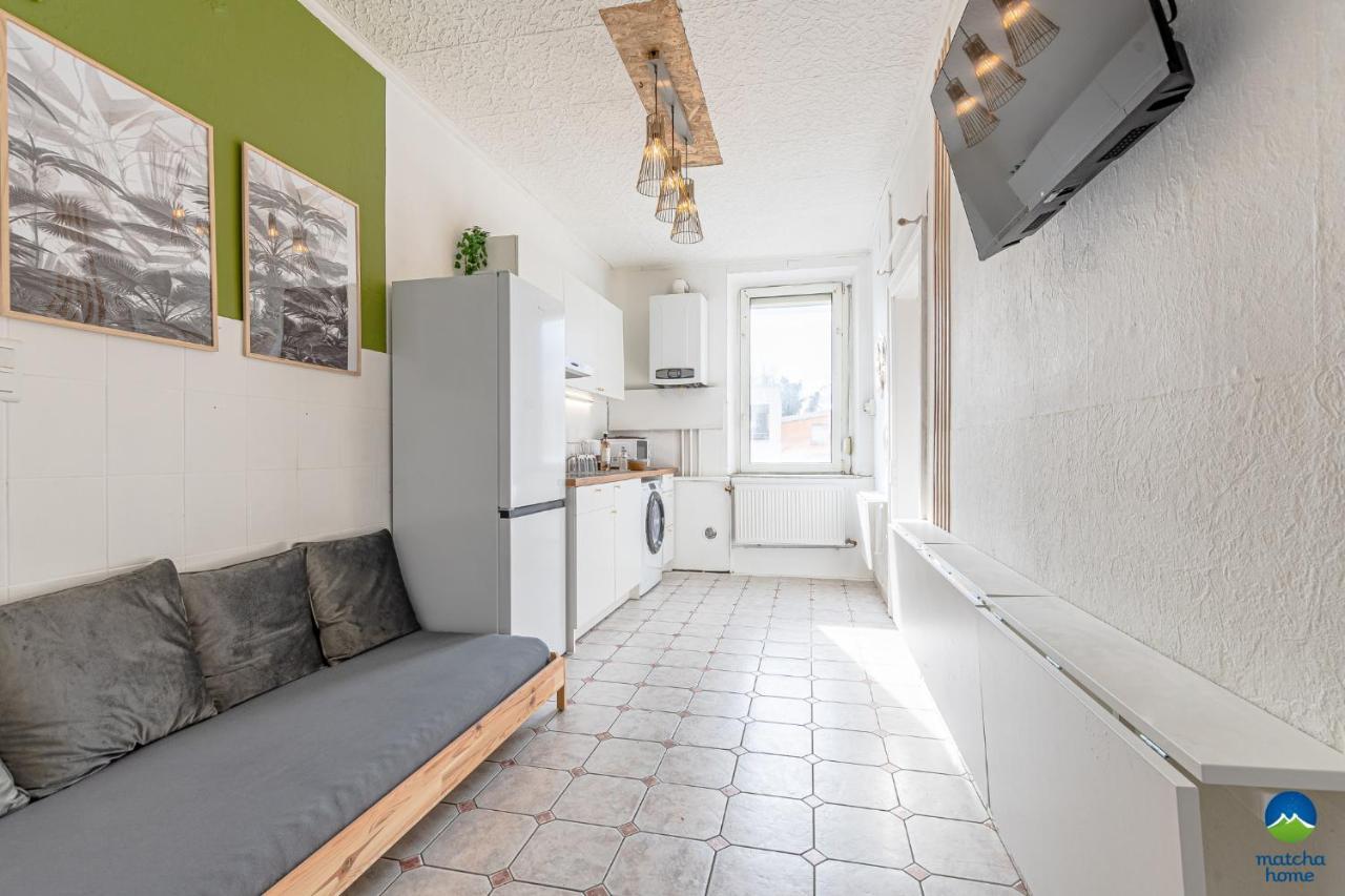 3 Appts - 3 A 7 Lits - Parfait 6 A 10 Pers - Max 26 Pers - 1 Immeuble - Convivialite, Rentabilite ------ English - 3 Apts - 3 To 7 Beds - Ideal For 6 To 10 Guests - Up To 26 - Same Building - Friendly, Flexible Hettange-Grande Exteriör bild