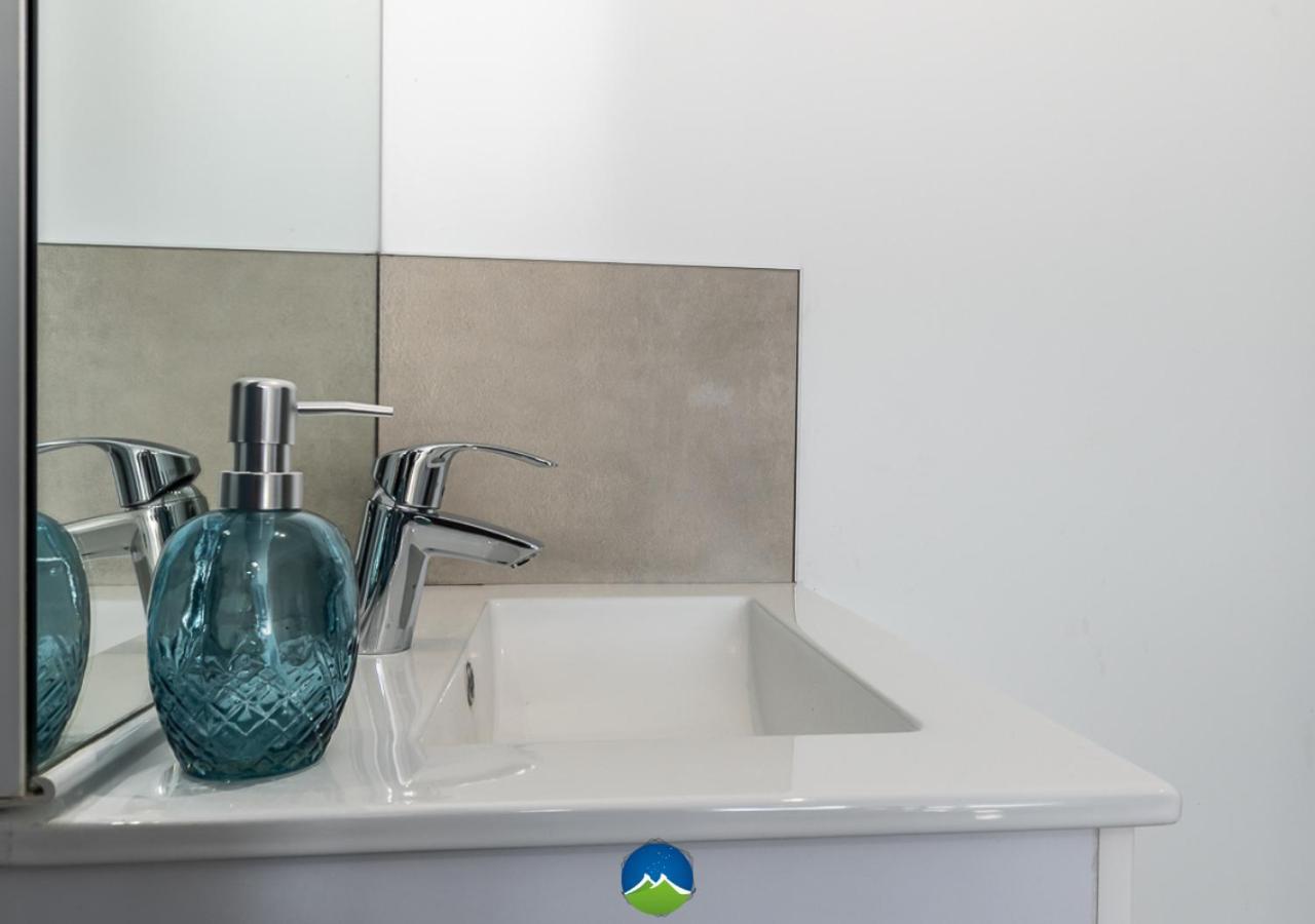 3 Appts - 3 A 7 Lits - Parfait 6 A 10 Pers - Max 26 Pers - 1 Immeuble - Convivialite, Rentabilite ------ English - 3 Apts - 3 To 7 Beds - Ideal For 6 To 10 Guests - Up To 26 - Same Building - Friendly, Flexible Hettange-Grande Exteriör bild