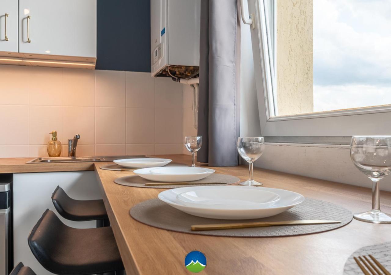 3 Appts - 3 A 7 Lits - Parfait 6 A 10 Pers - Max 26 Pers - 1 Immeuble - Convivialite, Rentabilite ------ English - 3 Apts - 3 To 7 Beds - Ideal For 6 To 10 Guests - Up To 26 - Same Building - Friendly, Flexible Hettange-Grande Exteriör bild