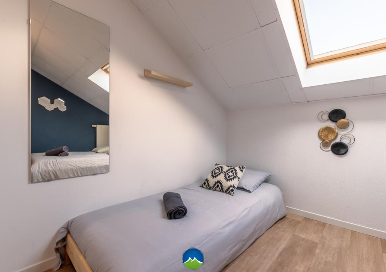 3 Appts - 3 A 7 Lits - Parfait 6 A 10 Pers - Max 26 Pers - 1 Immeuble - Convivialite, Rentabilite ------ English - 3 Apts - 3 To 7 Beds - Ideal For 6 To 10 Guests - Up To 26 - Same Building - Friendly, Flexible Hettange-Grande Exteriör bild