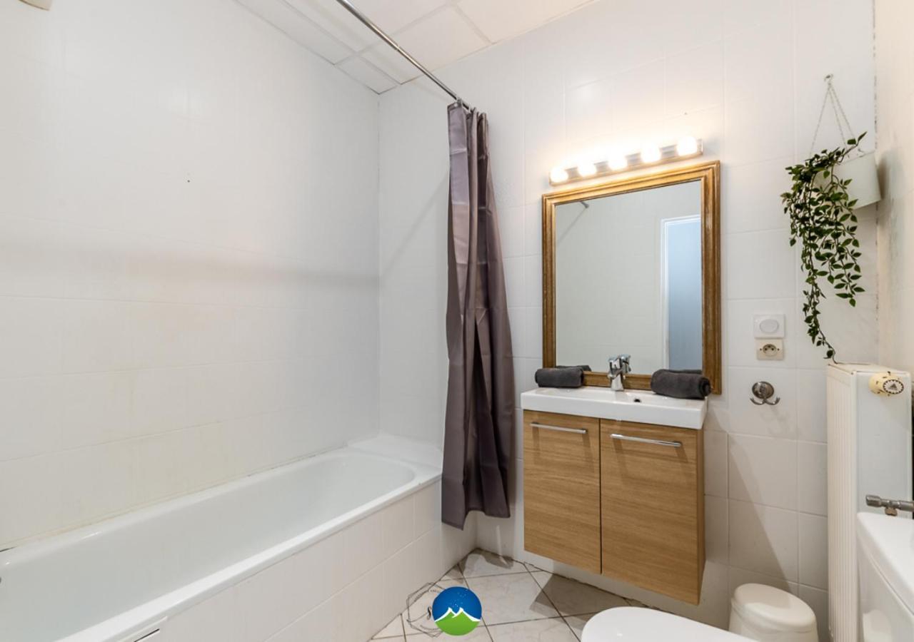 3 Appts - 3 A 7 Lits - Parfait 6 A 10 Pers - Max 26 Pers - 1 Immeuble - Convivialite, Rentabilite ------ English - 3 Apts - 3 To 7 Beds - Ideal For 6 To 10 Guests - Up To 26 - Same Building - Friendly, Flexible Hettange-Grande Exteriör bild